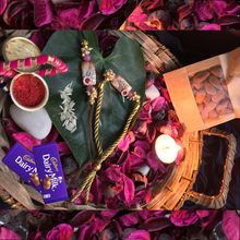 Load image into Gallery viewer, Bhiya Bhabhi Premium Rakhi Dryfruit & Chocolate Hamper