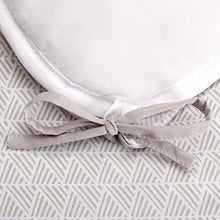 Load image into Gallery viewer, AmazonBasics Microfiber 3-Piece Quilt/Duvet/Comforter Cover Set - Queen, Grey Crosshatch - with 2 pillow covers - Home Decor Lo