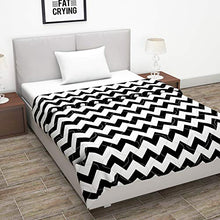 Load image into Gallery viewer, Divine Casa 110 GSM Microfiber Summer Single Size Reversible Printed Comforter for AC Room & Mild Winter (Zig Zag, White and Black) - Home Decor Lo