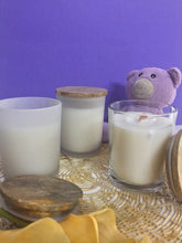 Load image into Gallery viewer, Crackling Wood Wick Scented Candle in Clear Jar with Lid