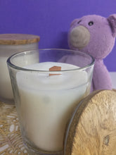 Load image into Gallery viewer, Crackling Wood Wick Scented Candle in Clear Jar with Lid