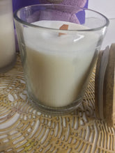 Load image into Gallery viewer, Crackling Wood Wick Scented Candle in Clear Jar with Lid