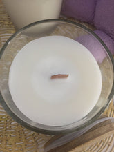 Load image into Gallery viewer, Crackling Wood Wick Scented Candle in Clear Jar with Lid