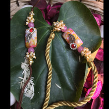 Load image into Gallery viewer, Bhiya Bhabhi Premium Rakhi Dryfruit & Chocolate Hamper