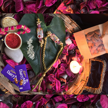 Load image into Gallery viewer, Bhiya Bhabhi Premium Rakhi Dryfruit &amp; Chocolate Hamper