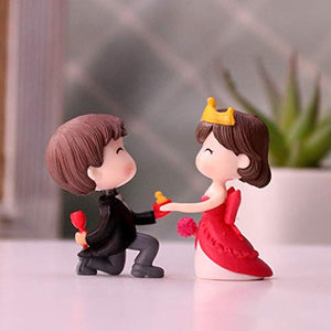 iDream Cute Couple Proposing Guy Resin Showpiece Couple Miniatures Valentines Gifts for Girlfriend - Home Decor Lo