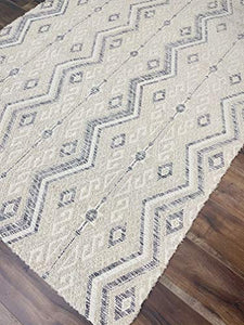 Award Velvet's Cotton Beige and Black Aztec Design Medium Size Rug ( 4ft x 6ft ) - Home Decor Lo